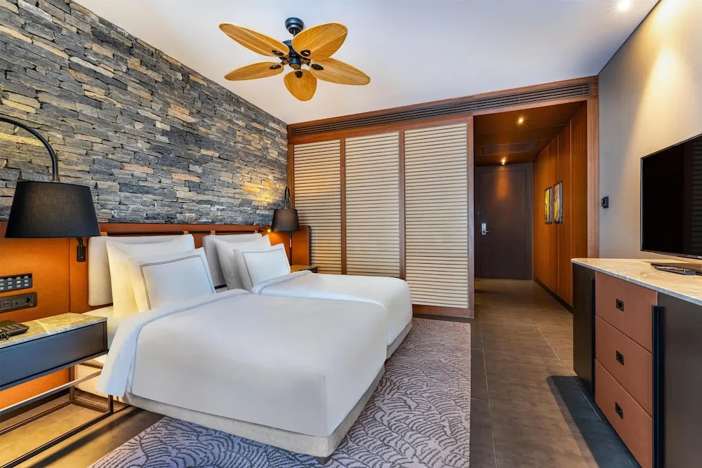 Laguna Deluxe Room Sea View - Swim Up