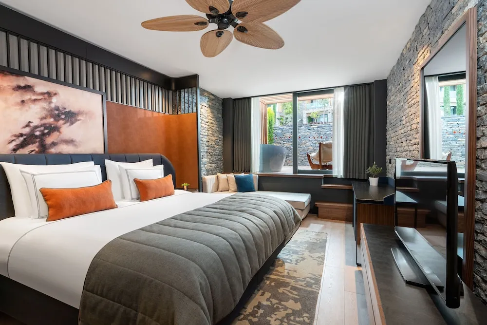 Laguna Family Duplex Suite (Lujo Edition)