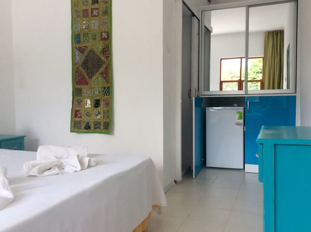 Üç Kişilik Oda, Balkon, Bahçe Manzaralı