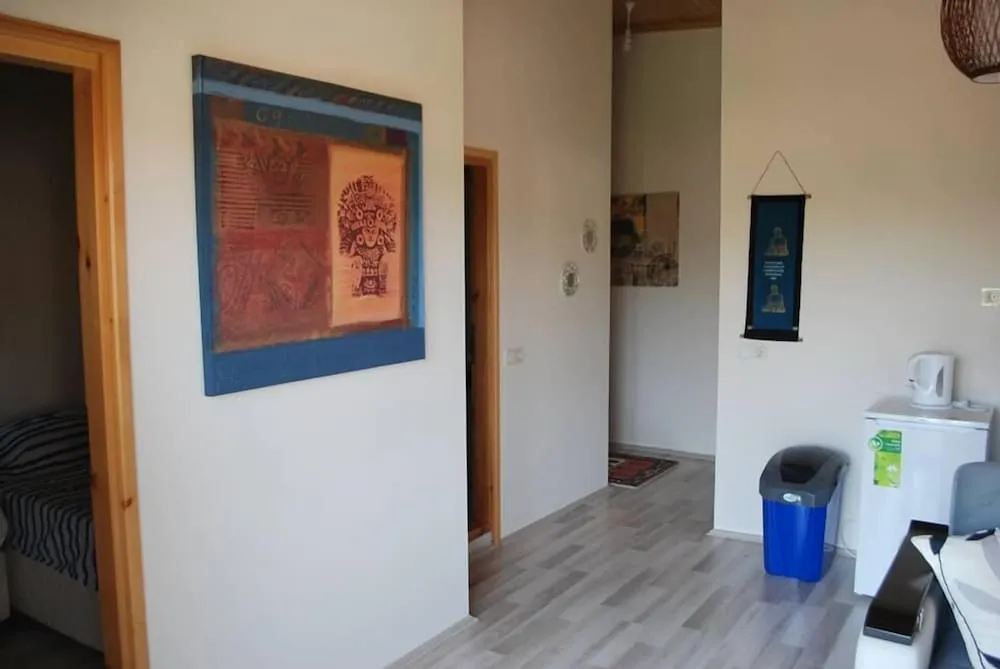 Apart Daire, 2 Yatak Odası, Mutfak, Bahçe Manzaralı
