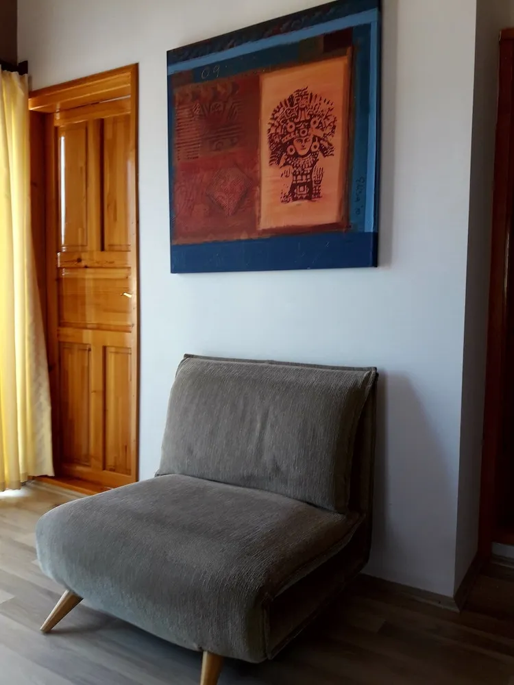 Apart Daire, 2 Yatak Odası, Mutfak, Bahçe Manzaralı
