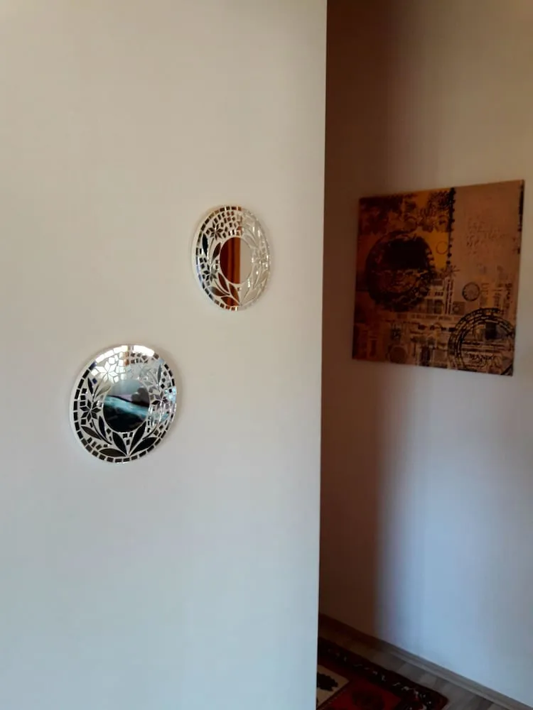 Apart Daire, 2 Yatak Odası, Mutfak, Bahçe Manzaralı