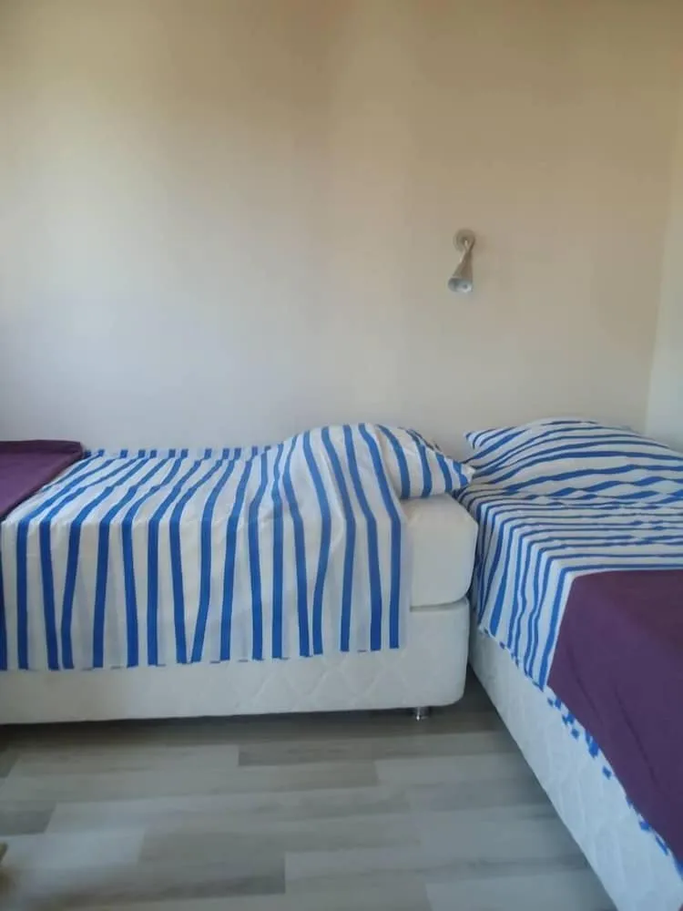 Apart Daire, 2 Yatak Odası, Mutfak, Bahçe Manzaralı