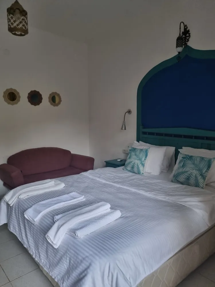 Comfort Tek Büyük Yataklı Oda, Balkon, Bahçe Manzaralı