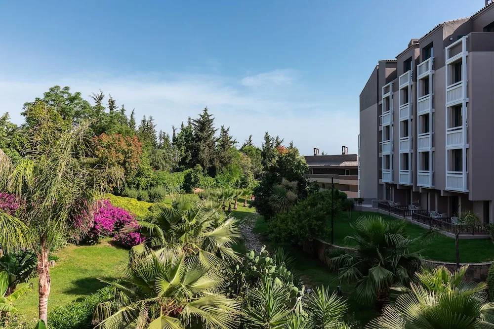 Standard Oda, Bahçe Manzaralı