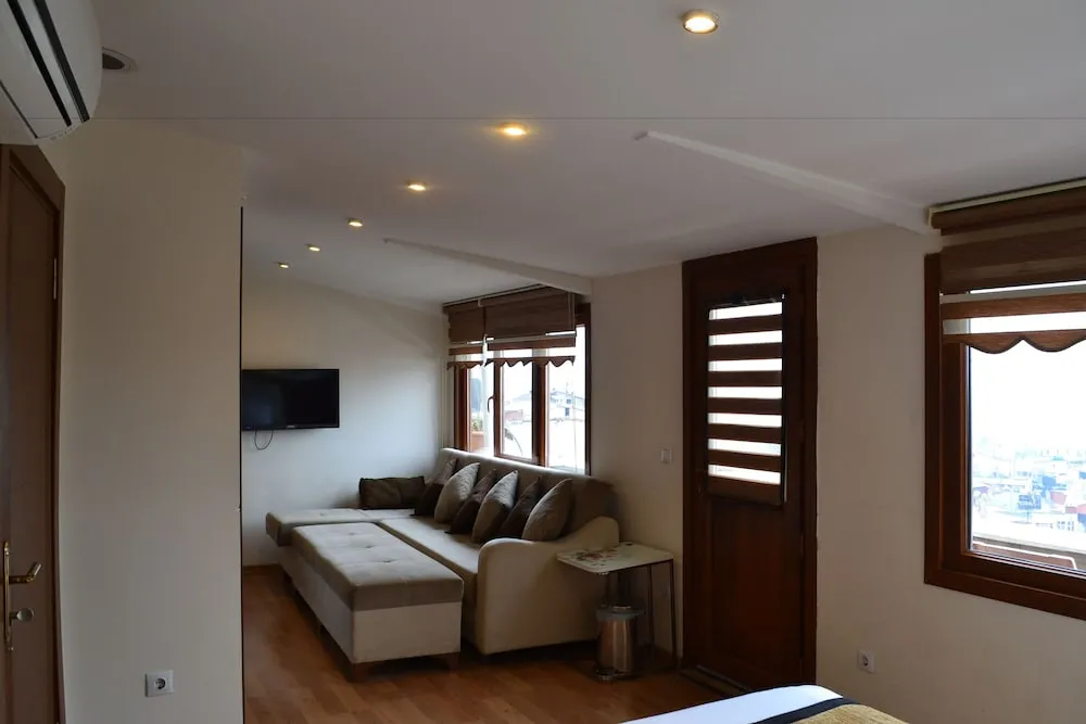 Tek Büyük Yataklı Oda, Balkon, Deniz Manzaralı