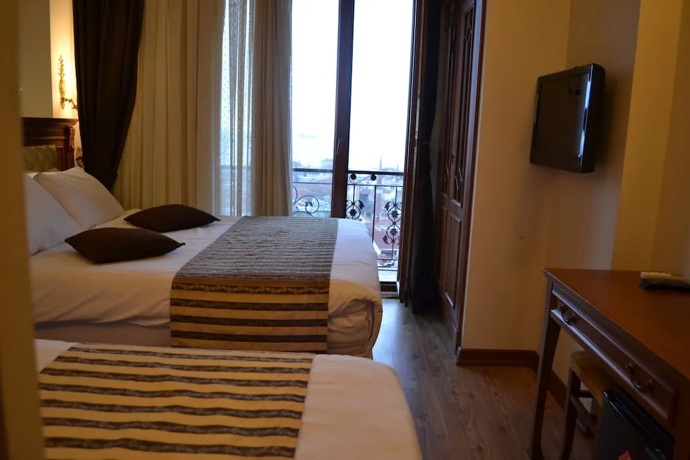 Tek Büyük Yataklı Oda, Balkon, Deniz Manzaralı