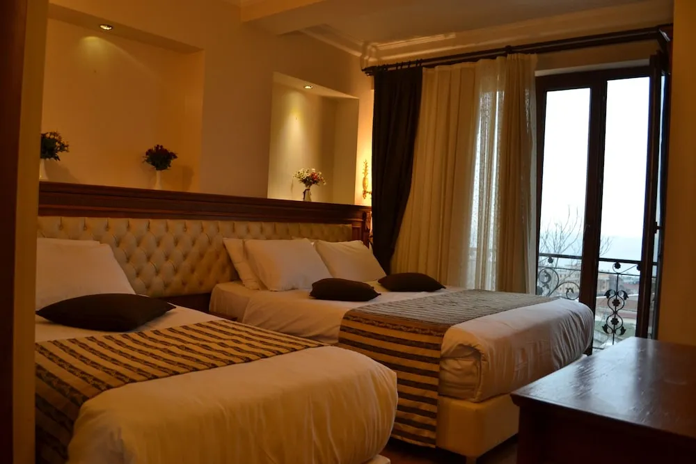 Tek Büyük Yataklı Oda, Balkon, Deniz Manzaralı