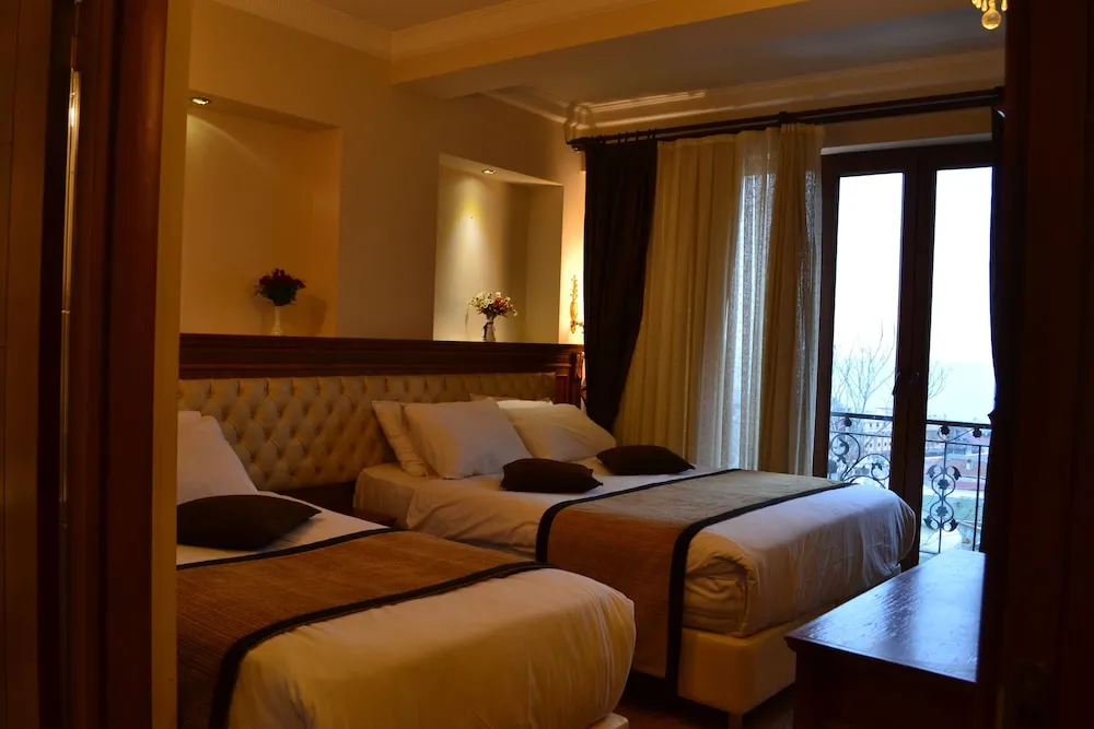 Tek Büyük Yataklı Oda, Balkon, Deniz Manzaralı