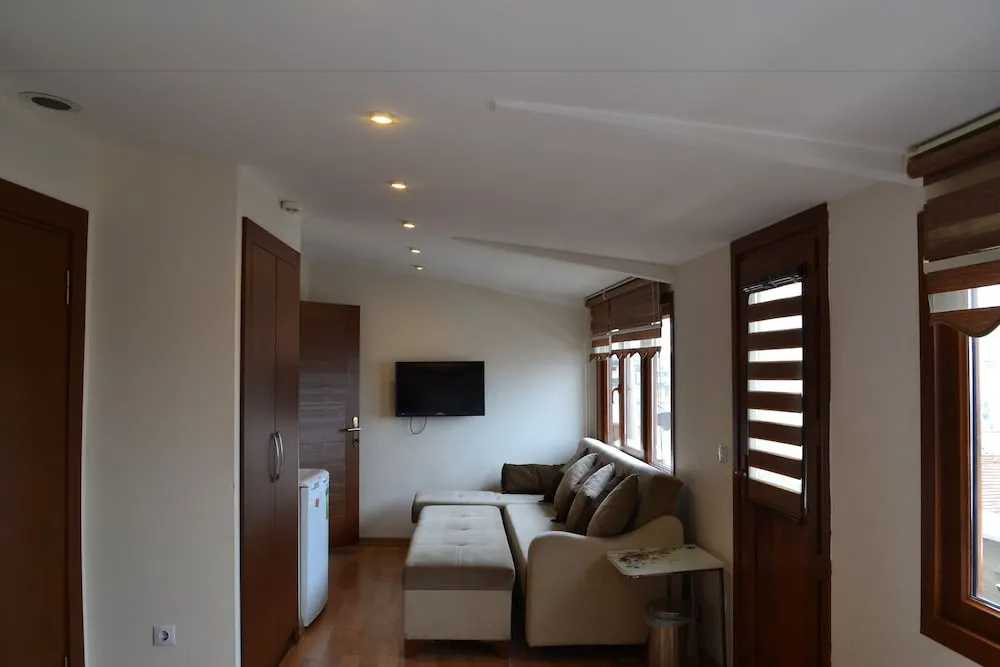 Tek Büyük Yataklı Oda, Balkon, Deniz Manzaralı