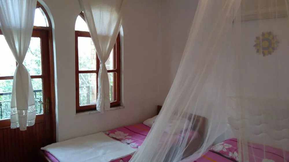 Süit, 1 Çift Kişilik Yatak ve Çekyat, Sigara İçilmez, Balkon