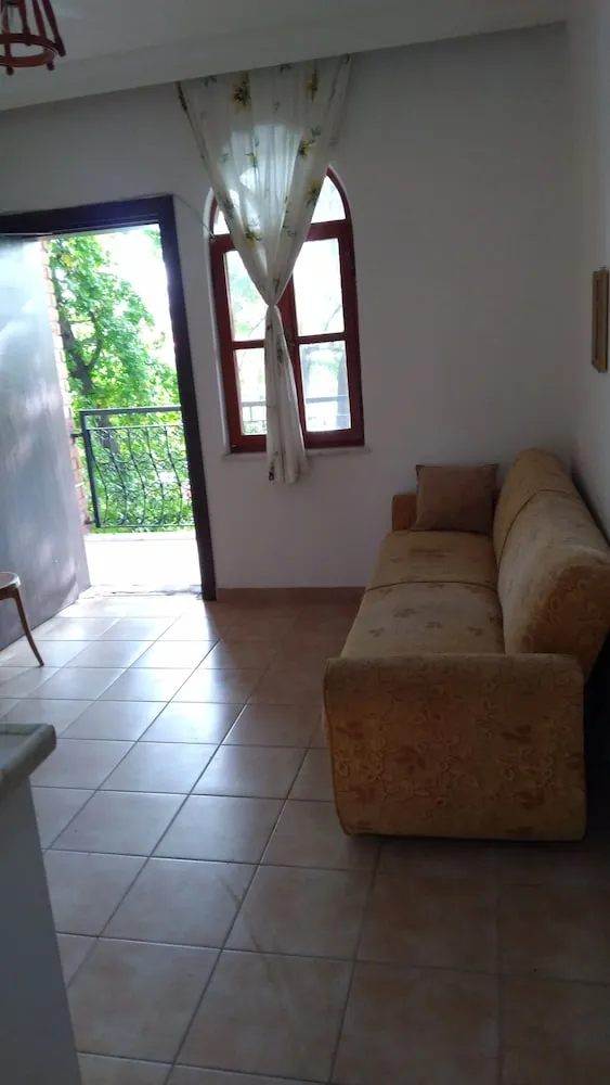 Süit, 1 Çift Kişilik Yatak ve Çekyat, Sigara İçilmez, Balkon