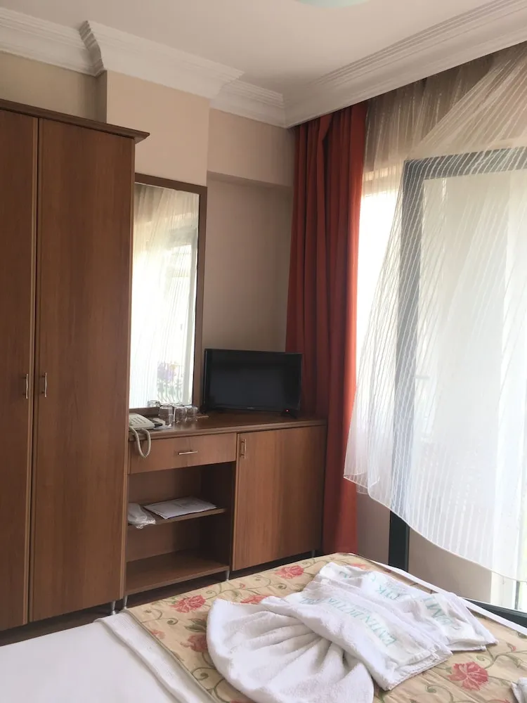 Standard Tek Büyük Yataklı Oda