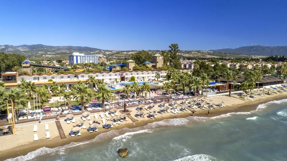 Risus Beach Resort Hotel