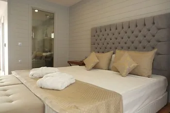 Risus Beach Resort Hotel