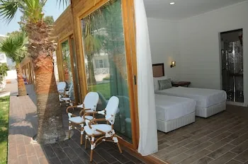 Risus Beach Resort Hotel
