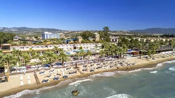 Risus Beach Resort Hotel