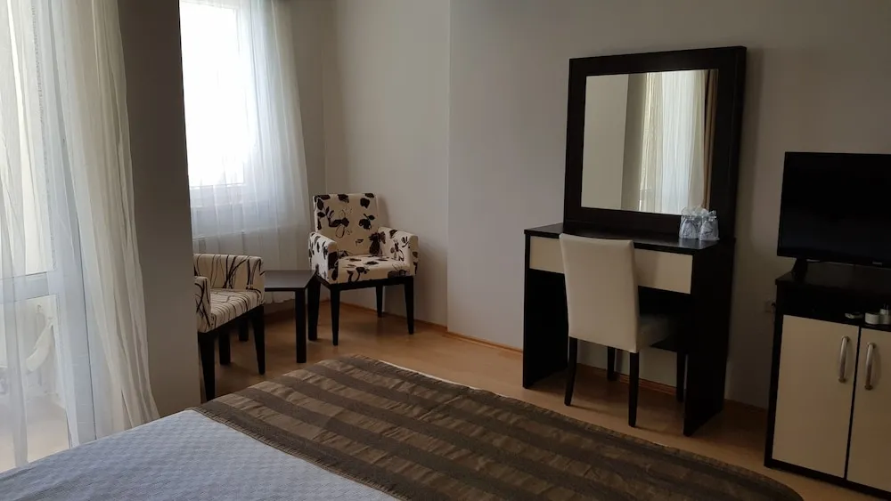 Tek Büyük Yataklı Oda, 1 Çift Kişilik Yatak, Balkon, Deniz Manzaralı