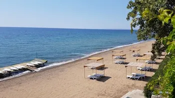 Troas Beach Hotel