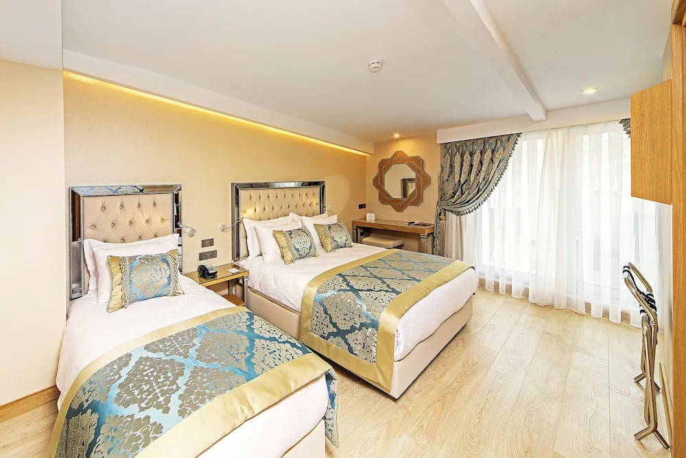 2 Conneting Double Rooms With Balcony