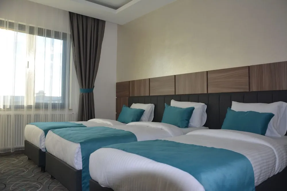 Standard Tek Büyük veya İki Ayrı Yataklı Oda