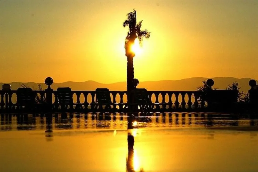 WA Cesme Farm Hotel Beach Resort & Spa