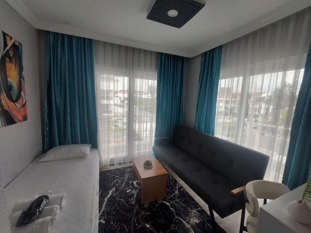 Comfort Aile Odası,Havuz Manzaralı,Balkonlu