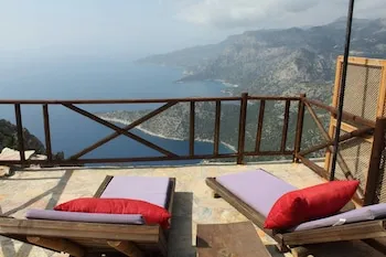 Yediburunlar Lighthouse Boutique Hotel & Restaurant