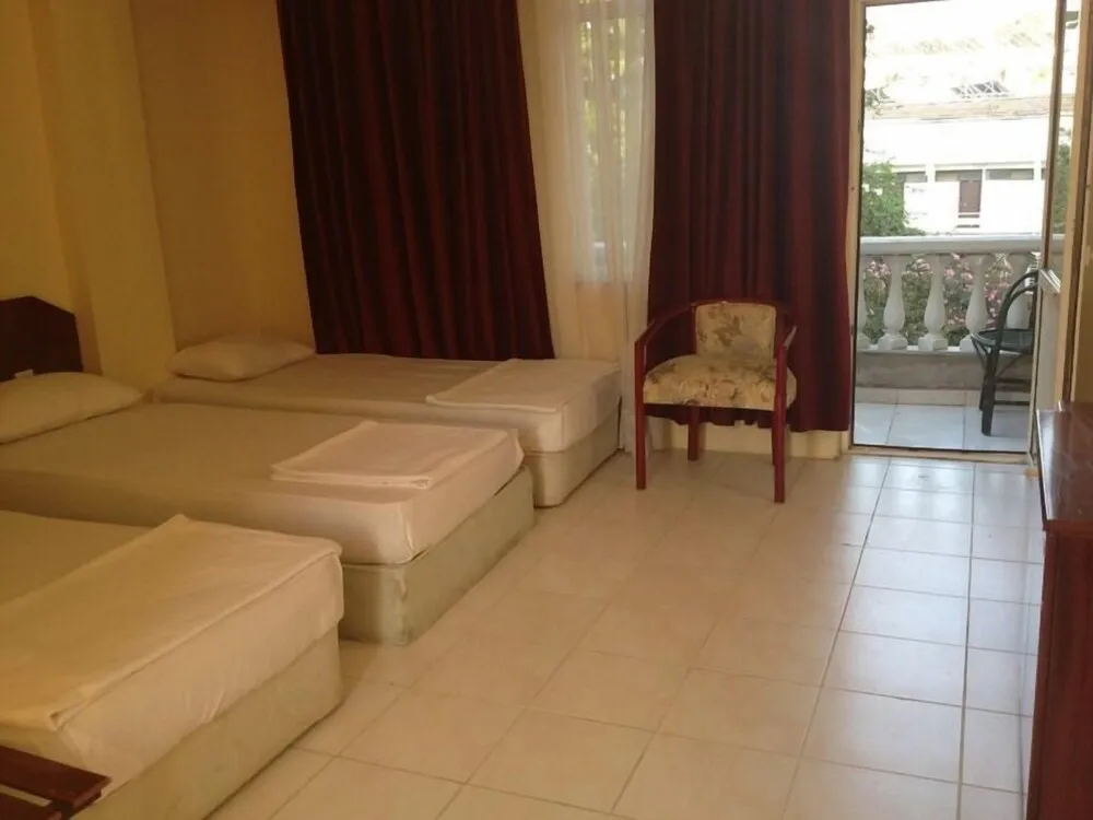 Deluxe Üç Kişilik Oda