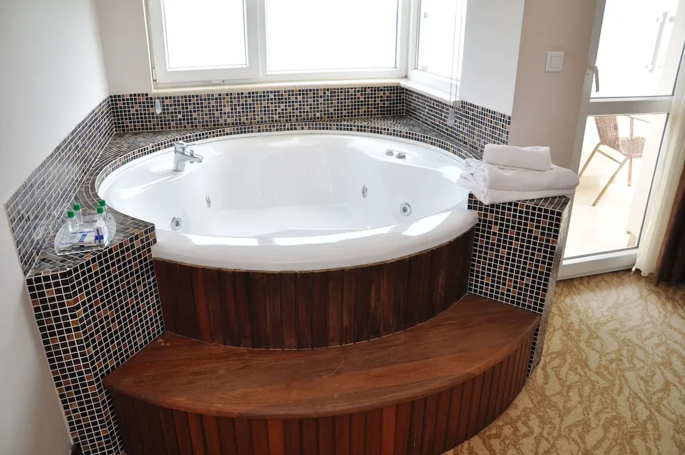 King Suite With Jakuzi and Sea View