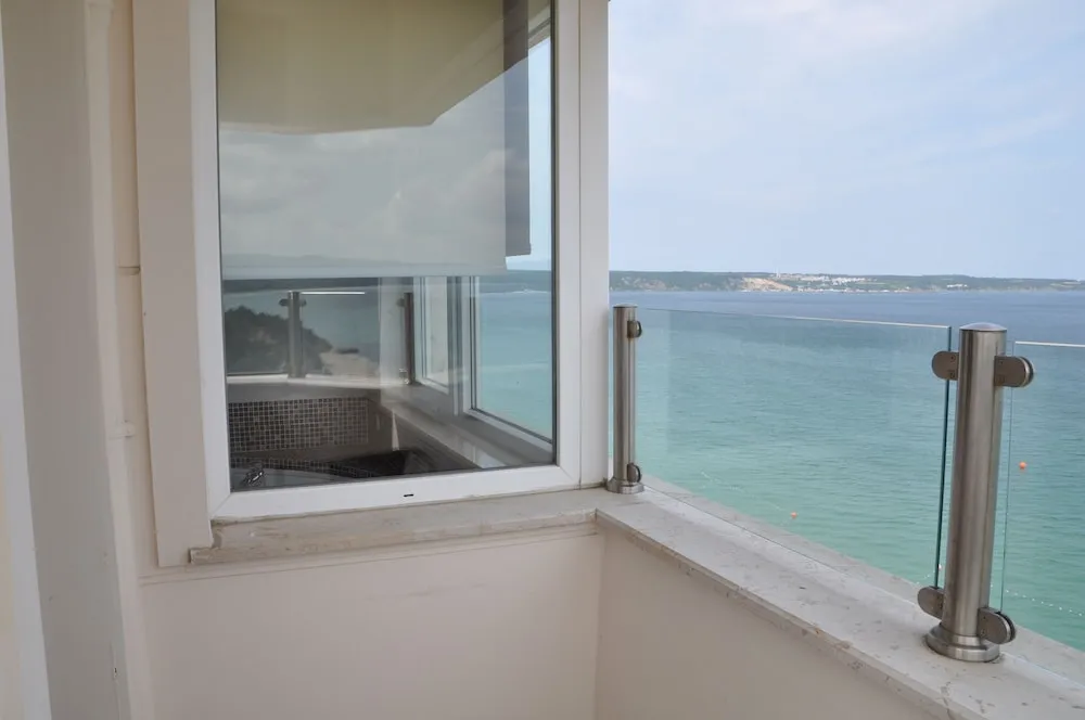 King Suite With Jakuzi and Sea View