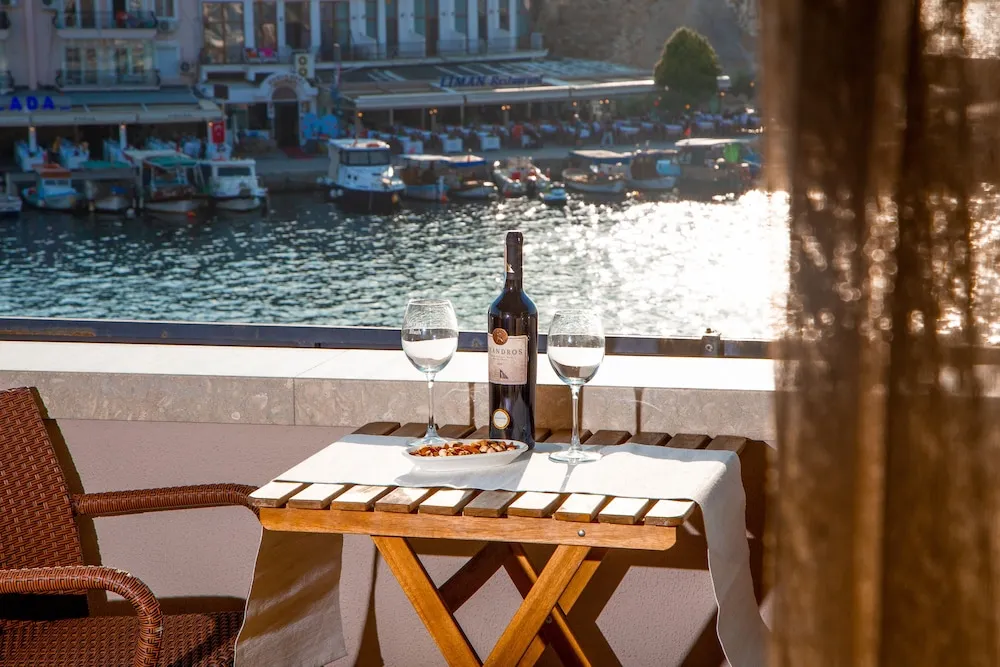 Luxury Oda, 1 En Büyük (King) Boy Yatak, Deniz Manzaralı