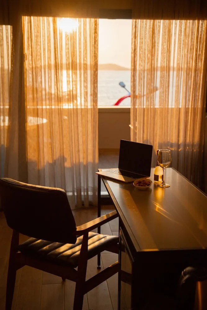 Luxury Oda, 1 En Büyük (King) Boy Yatak, Deniz Manzaralı
