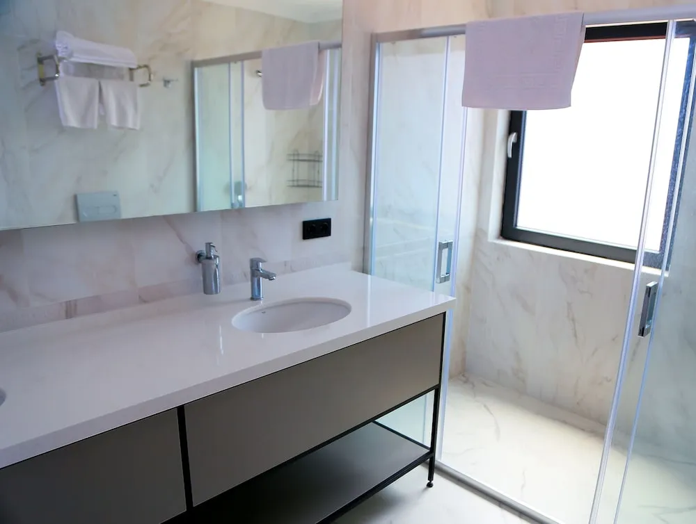 Luxury Oda, 1 En Büyük (King) Boy Yatak, Deniz Manzaralı