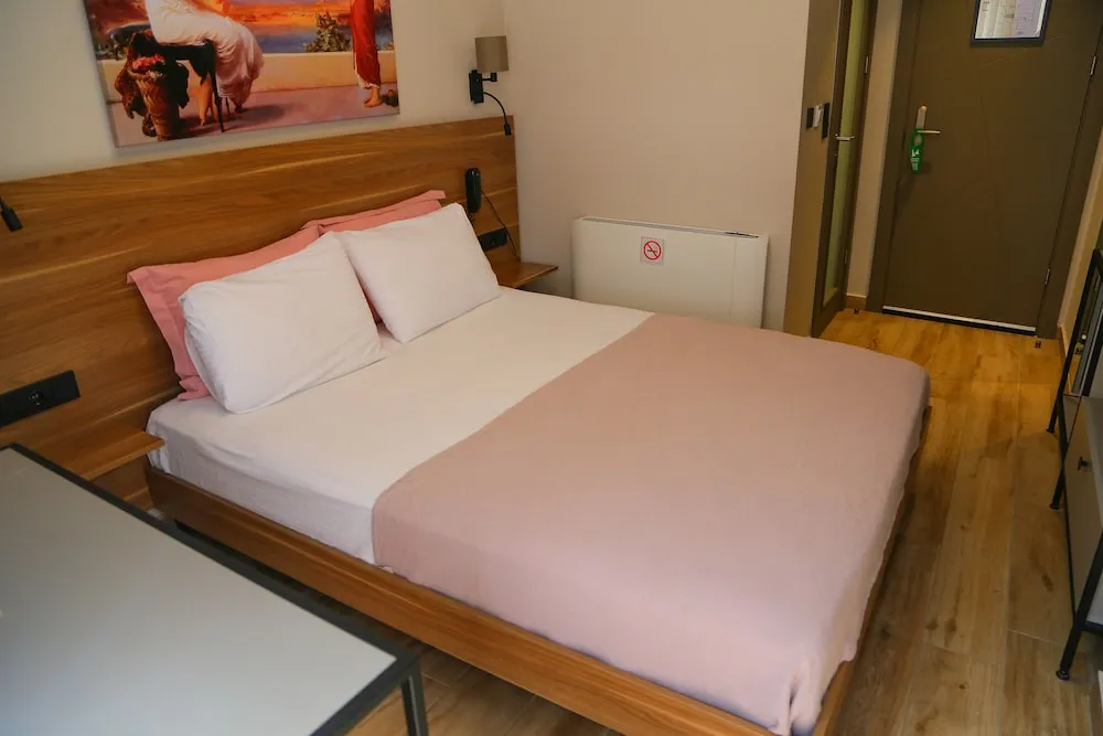 Standard Tek Büyük Yataklı Oda, Dağ Manzaralı