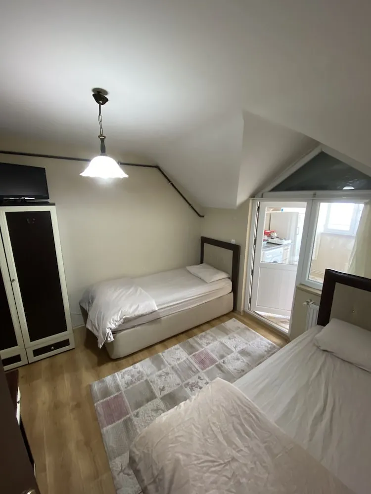 Basic Tek Büyük veya İki Ayrı Yataklı Oda, 1 Yatak Odası, Teras