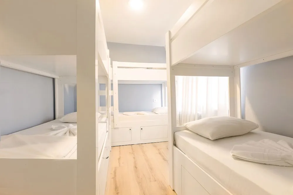 Deluxe Ortak Ranzalı Oda, Sadece kadınlar için, Banyolu/Duşlu