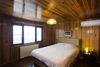 Yaprak Dağ Evi