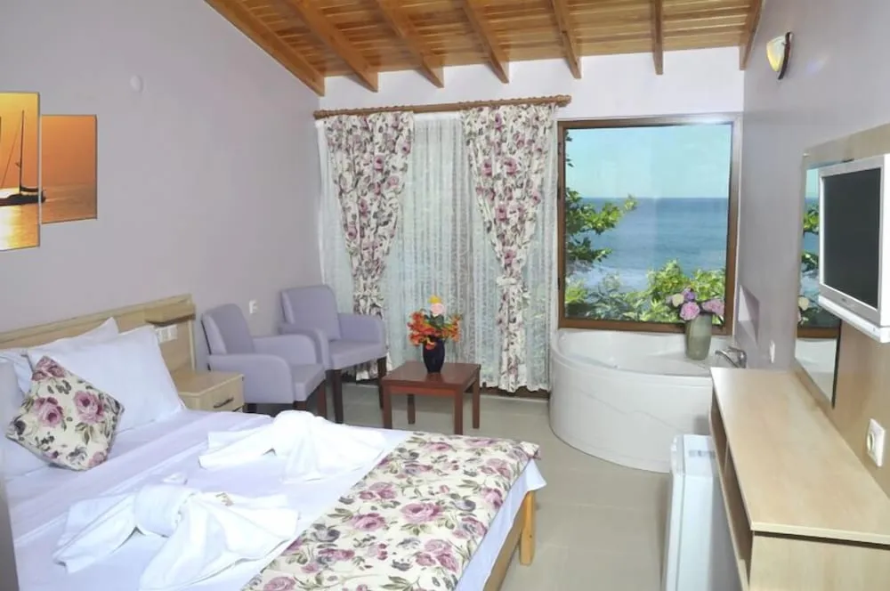 Deluxe Tek Büyük Yataklı Oda, Sıcak Su Küveti, Deniz Manzaralı