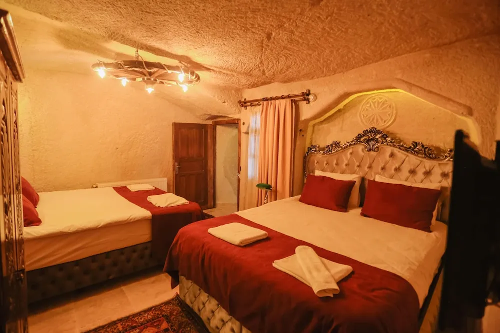 King Cave Suite