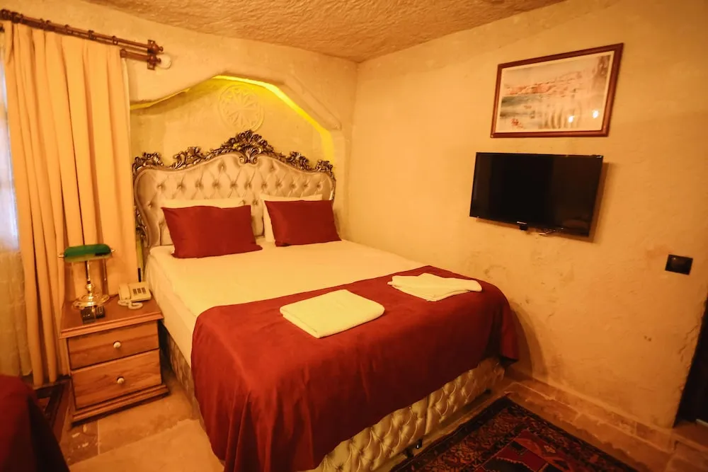 King Cave Suite