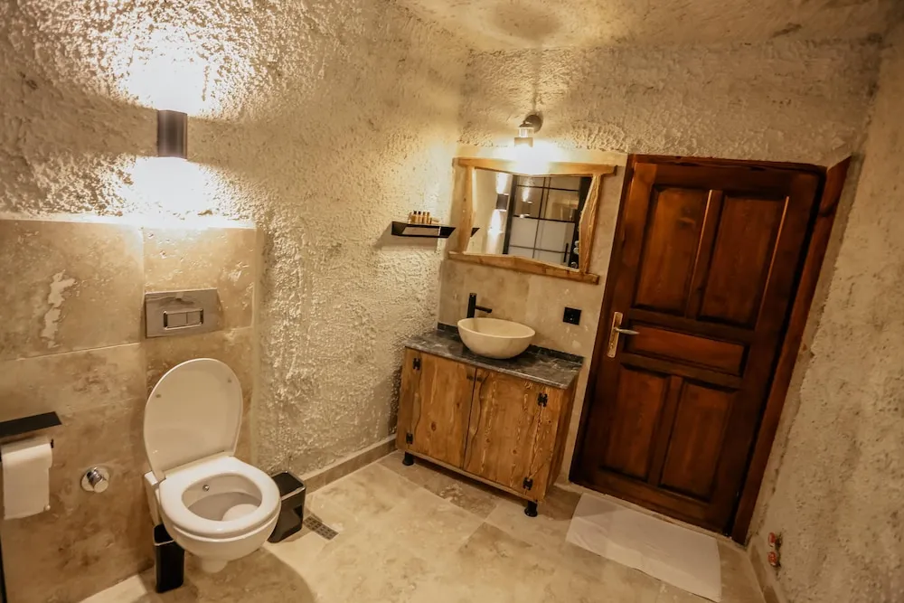 Deluxe Family Cave Suite