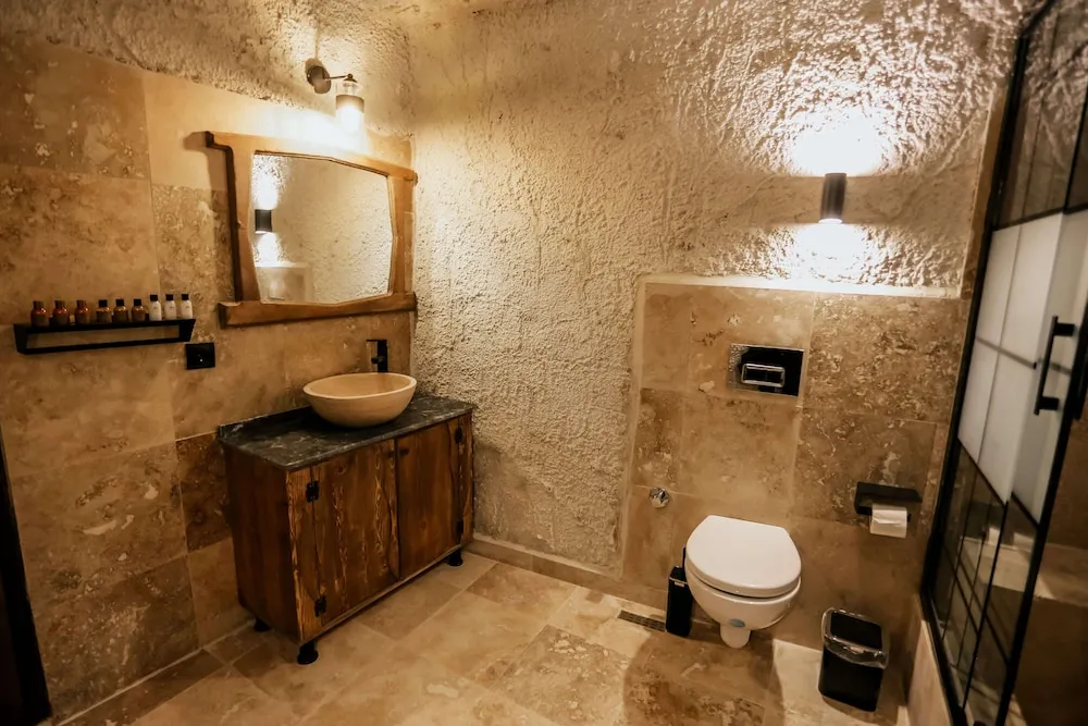 Deluxe Family Cave Suite