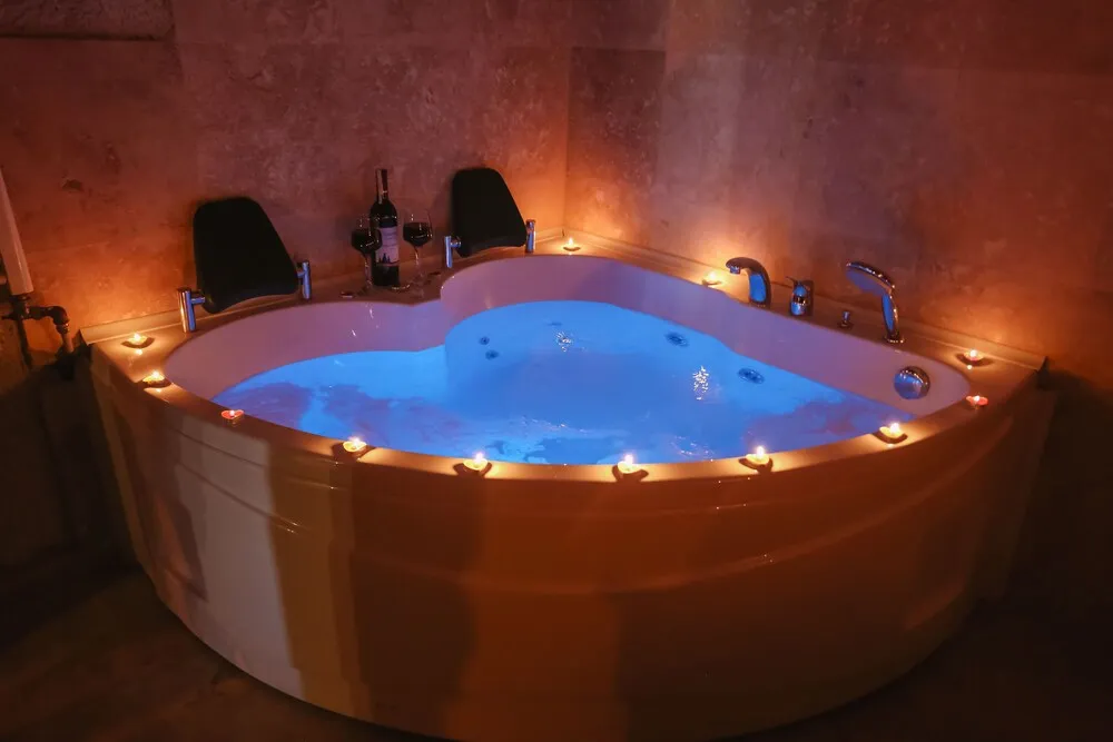 Deluxe Cave Suites