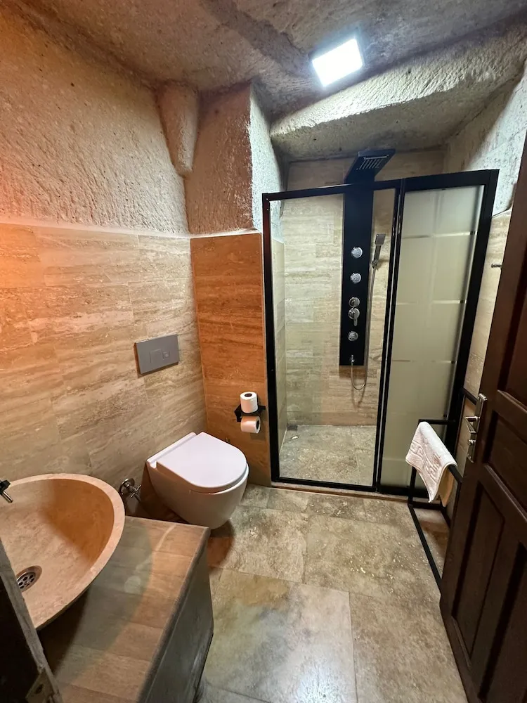 Family Cave Suites