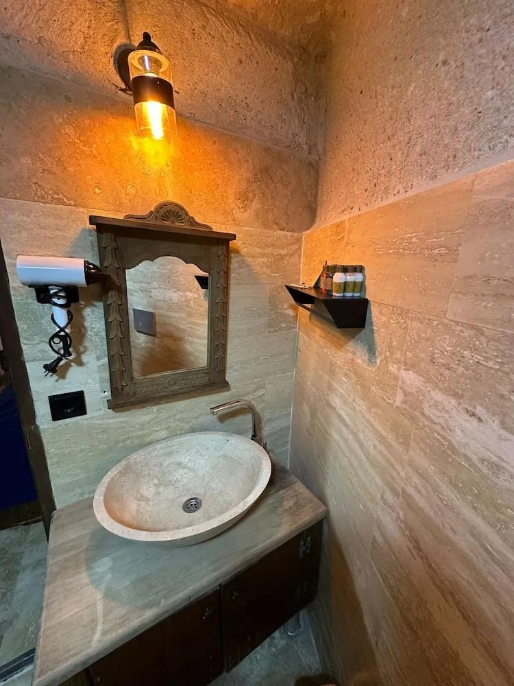 Family Cave Suites