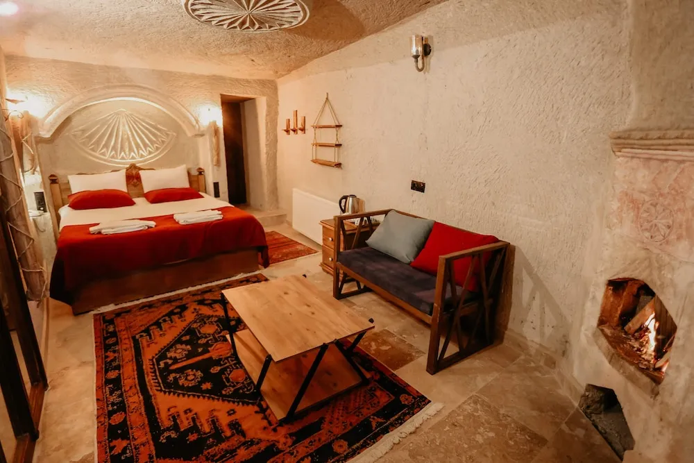 Deluxe Cave Suites