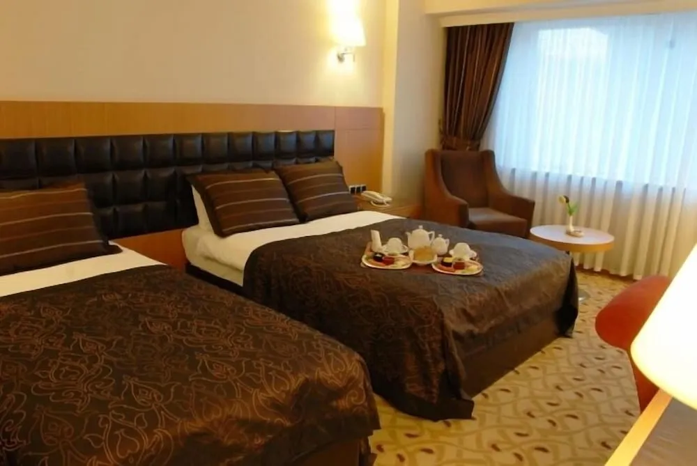 Luxury Oda