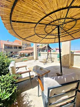 Rose Valley Hotel