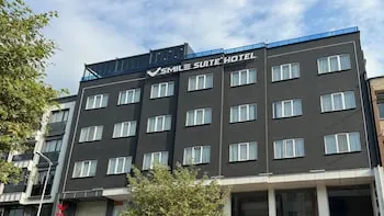 Smile Suite Hotel